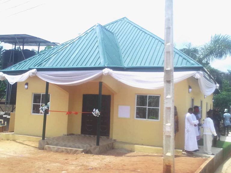 Uzodinma Inaugurates Umuezeala Amato ICT Center.